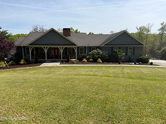 3rd image of 140 Cherry Ridge Rd