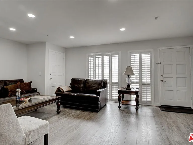 108 W Maple St #27 — Photo 6