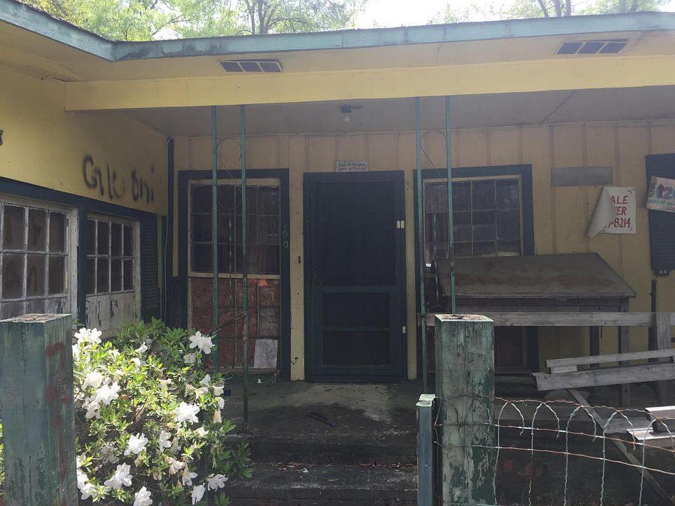 2nd image of 100 Lincoln St