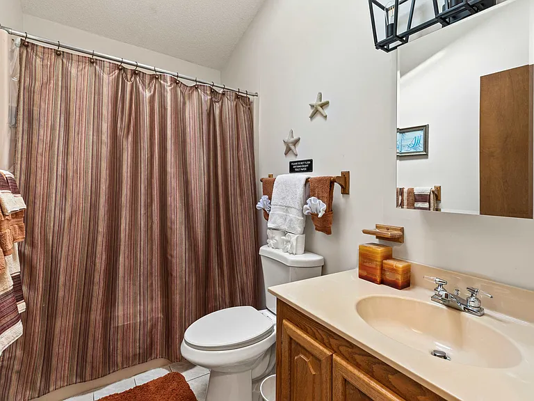 2174 Lakeview Dr E — Photo 43