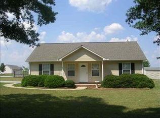 820 Sunny Slope Dr, Cowpens, SC 29330