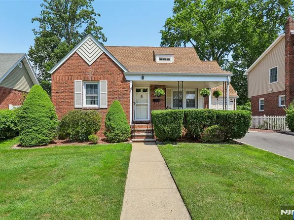 2-33 35th St, Fair Lawn, NJ 07410