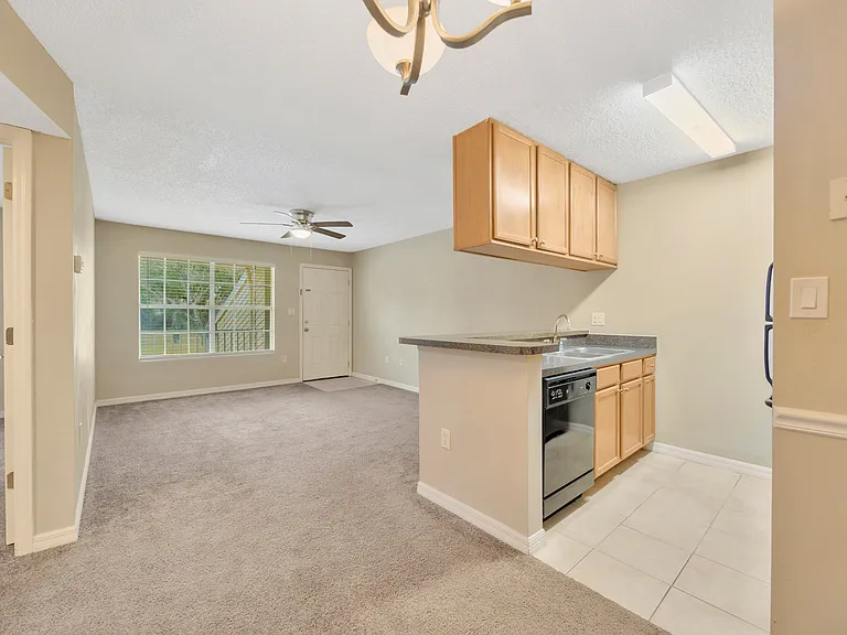 308 Lake Parsons Grn — Photo 8