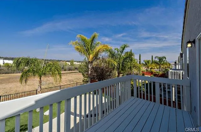 32650 Clearvail Dr — Photo 2