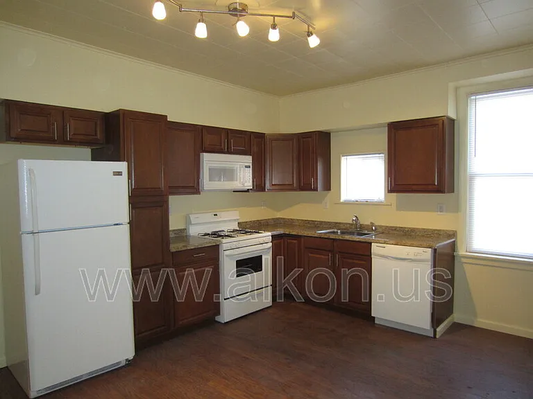 4315 Bristol St — Photo 6