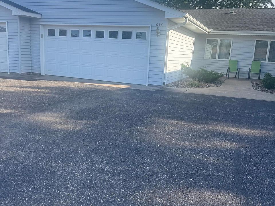 1st image of 614 Raymond St #9B
