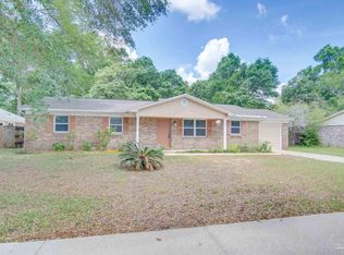 9461 Hummingbird Blvd, Pensacola, FL 32514