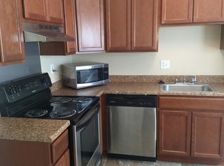 842 Lynhaven Ct, Rochester Hills, MI 48307