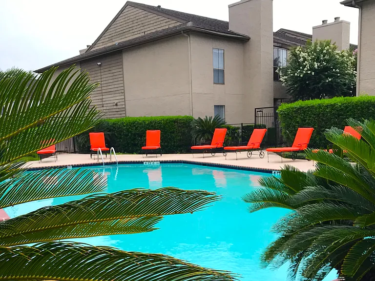 Wilshire Park Apartments — Photo 10