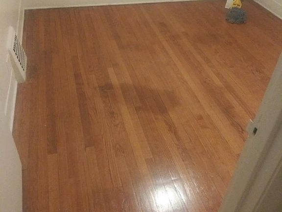 5th image of 14757 Perry Ave