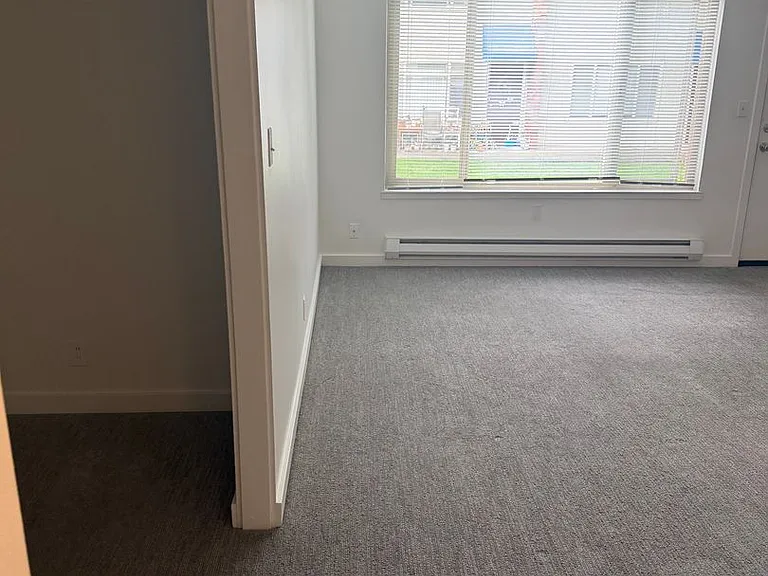 3615 & 3621 Town Home Apartments — Photo 10