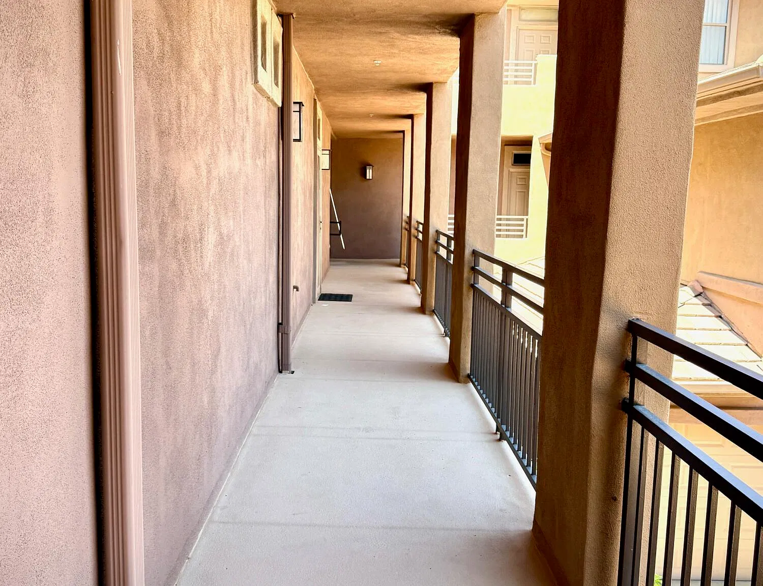 2 bed, 2.0 bath, 1149 sqft, $1,850 — Photo 2
