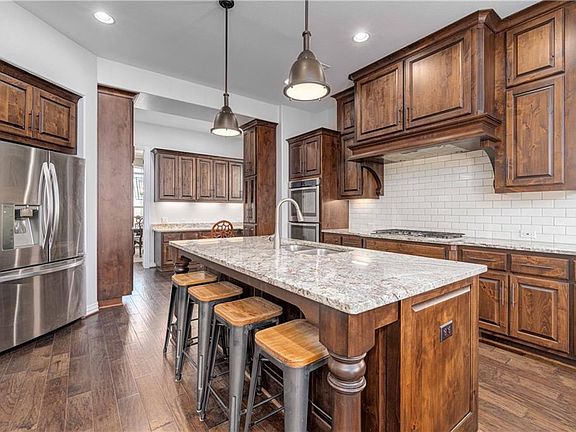 4th image of 500 Aspen Dr