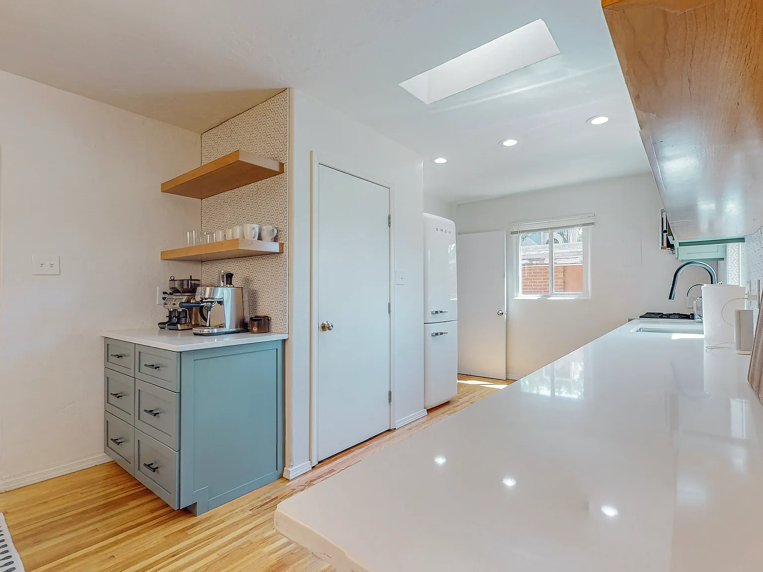 837 Adams NE - Nob Hill 3bd/3ba Gem — Photo 4