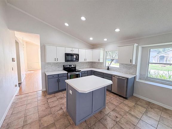 2nd image of 701 MAGNOLIA CREEK CIRCLE