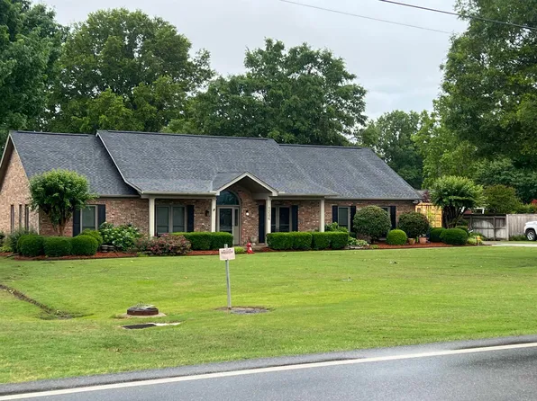 1206 E 22nd St, Stuttgart, AR 72160
