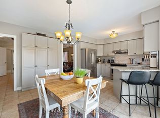 228 Sawmill Valley Dr, Newmarket, ON L3X2W1