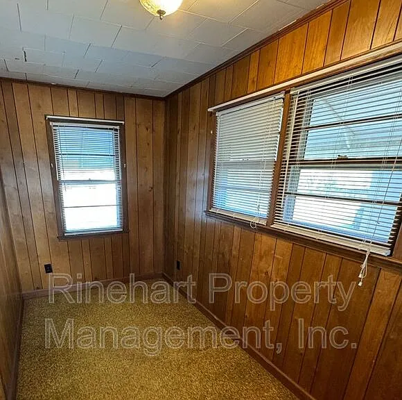 221 Hutchinson St — Photo 12