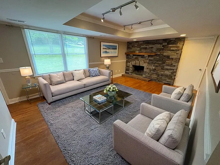 6862 N Windwood Dr W — Photo 3