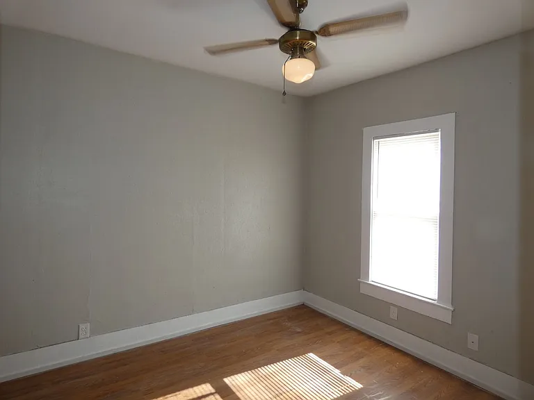 1436 E North 10th St — Photo 8
