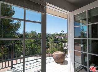 5026 Medina Rd, Woodland Hills, CA 91364