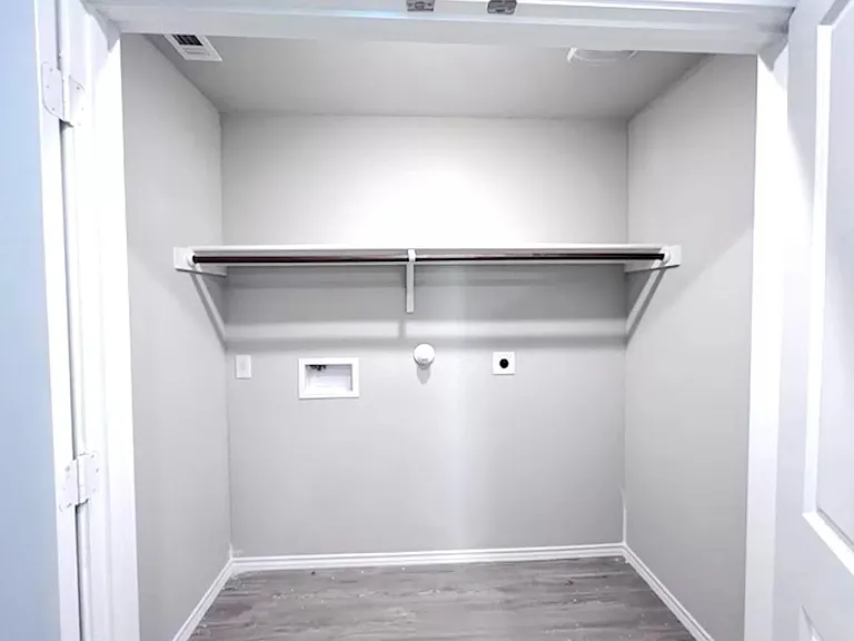 10538 Varmus Dr — Photo 14