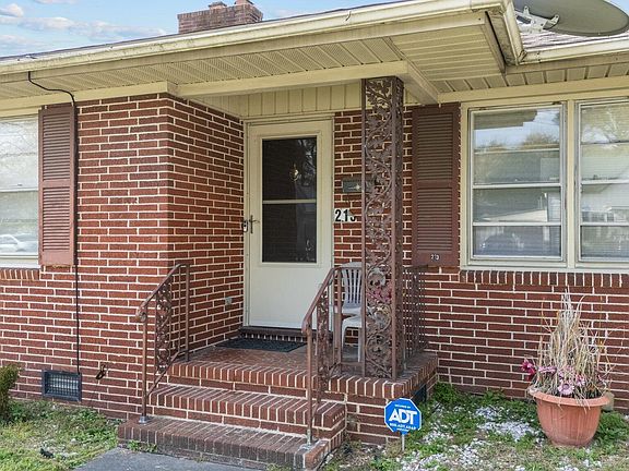4th image of 213 N Brevard St