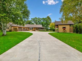 32727 Virginia Heights Dr NE, Cambridge, MN 55008