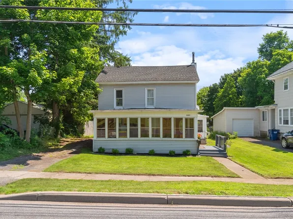 5962 New Hartford St, Wolcott, NY 14590