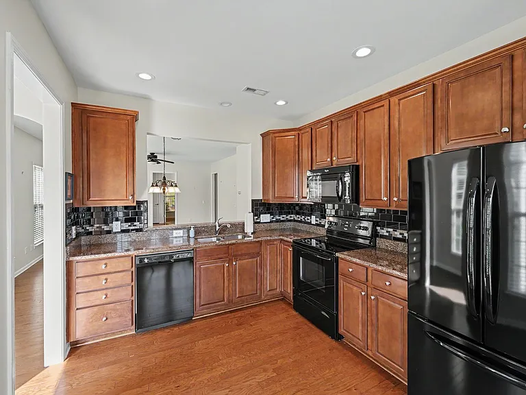 9009 Smokey Hill Ln — Photo 13