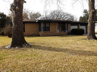 1112 Warden St, Benbrook, TX 76126