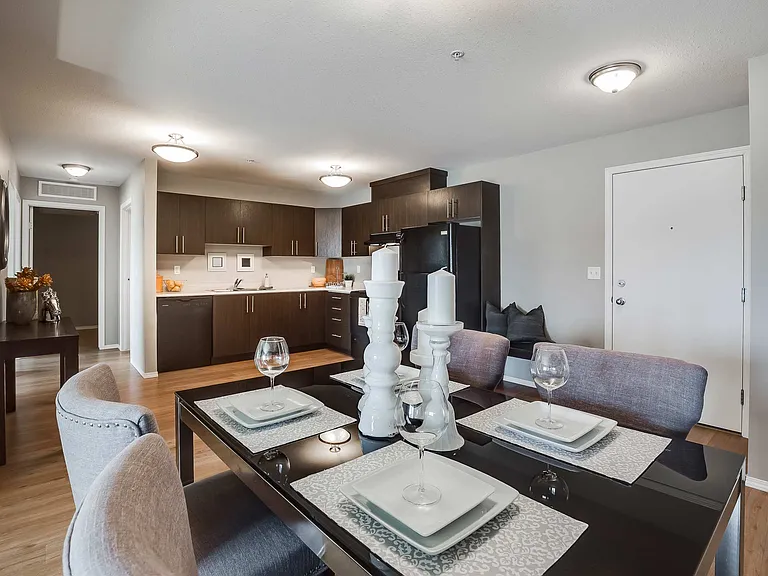 130 Albany Dr NW — Photo 4