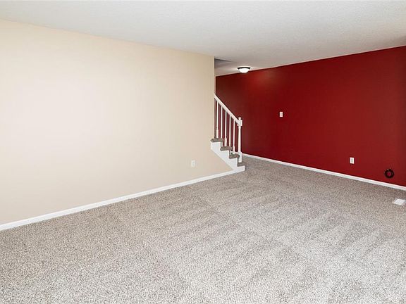 4th image of 246 Holiday Cir #48