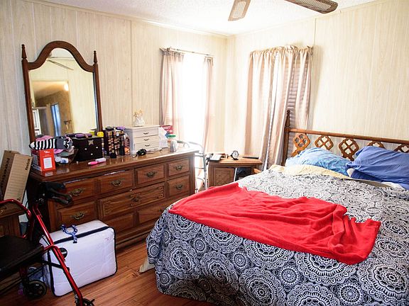 4th image of 2490 Parklane Dr