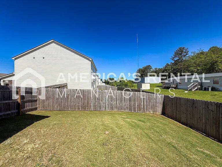 17970 April Leigh Cir — Photo 32