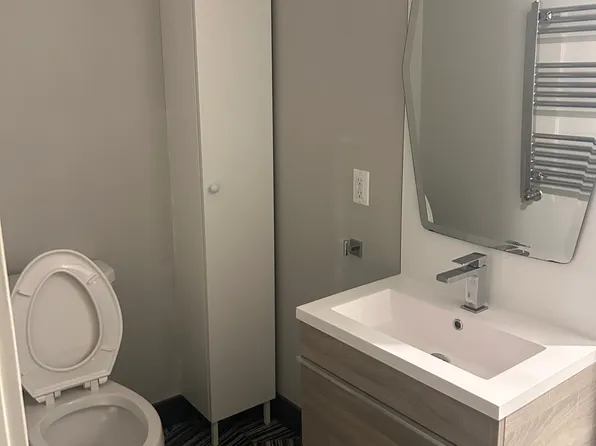 46 Nelson St #13, Ottawa, ON K1N 7R2