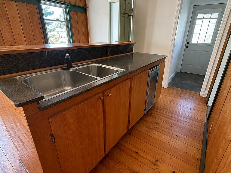 29 Eton Ave — Photo 10