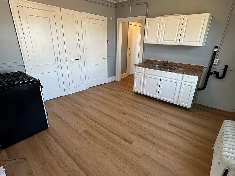 14 Standish St #5E