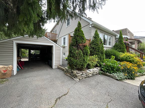 3rd image of 465 Guy St