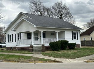 211 N Richman St, Villa Grove, IL