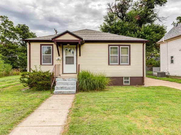 131 S 12th St, Salina, KS 67401