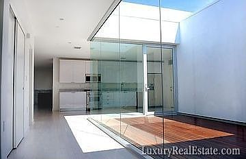 2nd image of 7917 Willoughby Ave #7