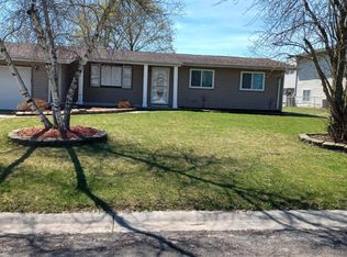 416 Sturgeon Dr, Valparaiso, IN 46385