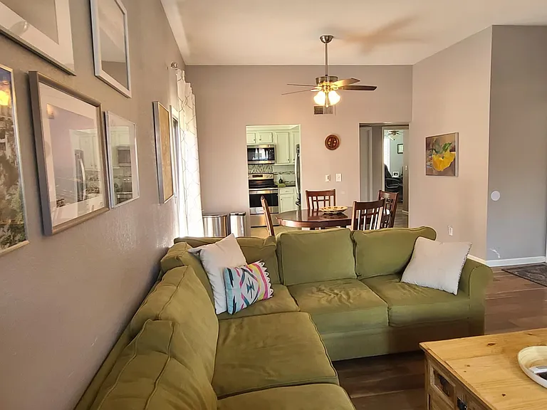 1126 E Charleston Ave — Photo 16
