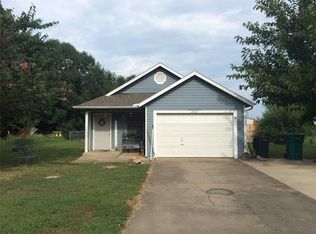 2605 N 3rd St, Rogers, AR 72756