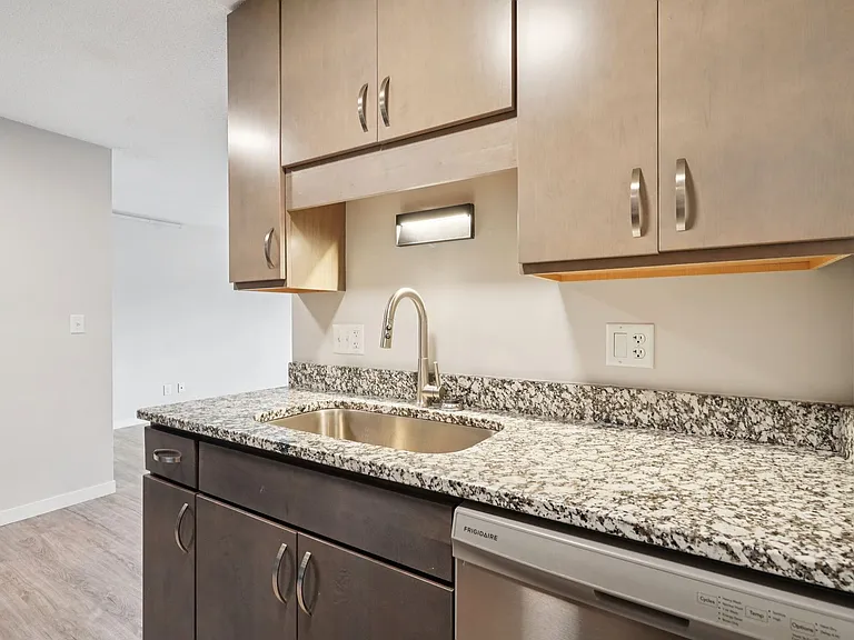 Lydia Rose Apartments — Photo 6
