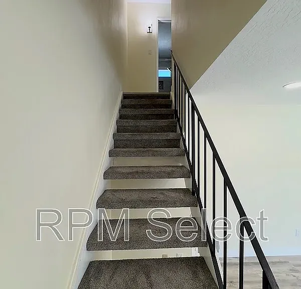 2 bed, 1.5 bath, 1014 sqft, $1,850 — Photo 2