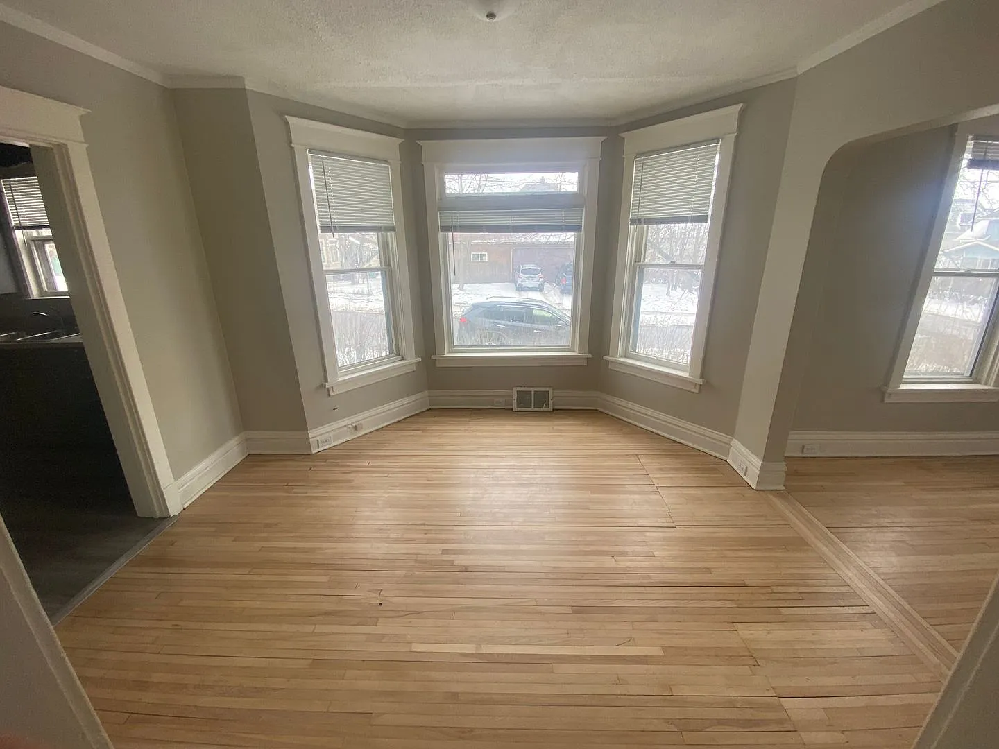 Available August 3th - 2 + Bed 1 Bath Renovated Home On Corner Lot — Photo 3