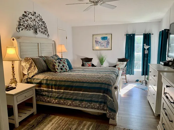 560 Brown Bear Rd, Naples, FL 34113