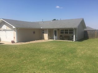8988 Lake Rd, Ponca City, OK 74604